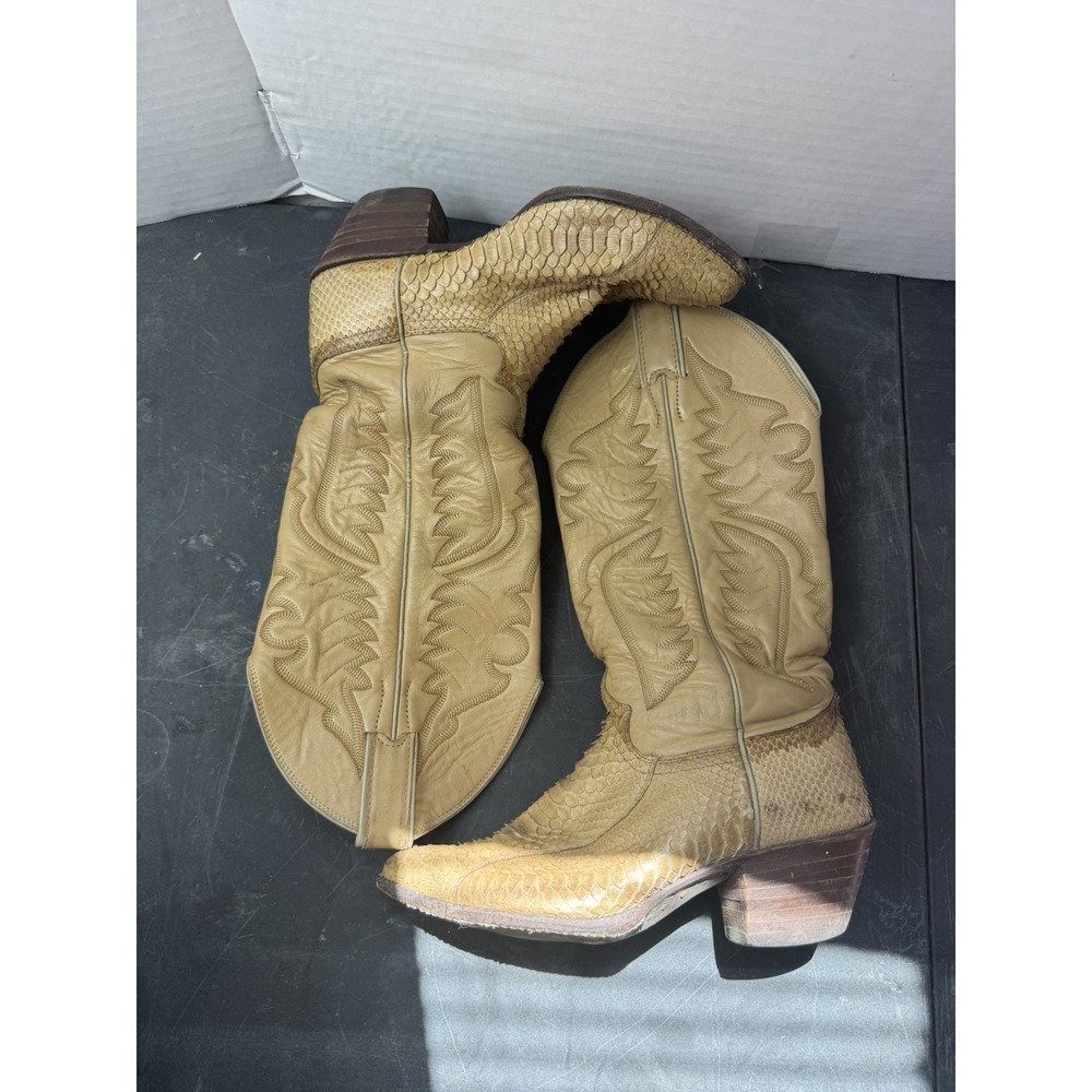 Justin beige genuine leather snake skin cowboy boots, women's 6.5